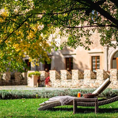 Uroczysko Siedmiu Stawow Luxury Hotel