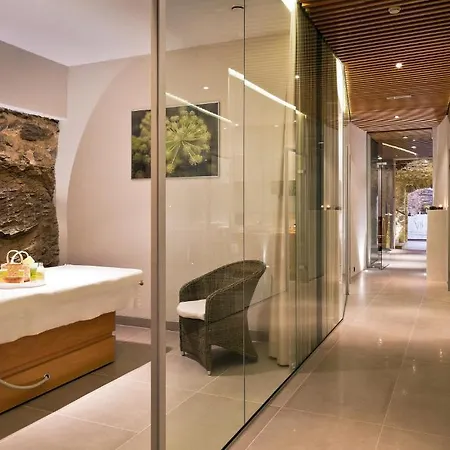 Uroczysko Siedmiu Stawow & By L'occitane Hotel 4*