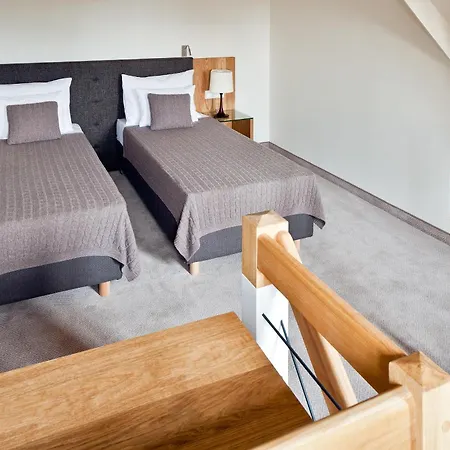 Uroczysko Siedmiu Stawow & By L'occitane