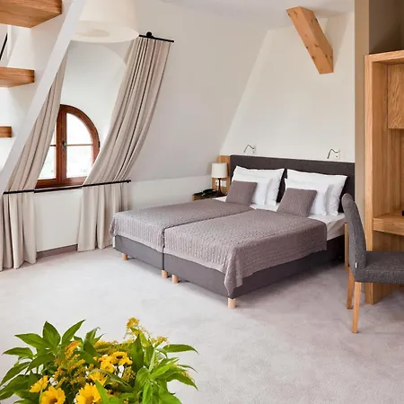Uroczysko Siedmiu Stawów&Spa by L'Occitane Hotel Gola Dzierżoniowska