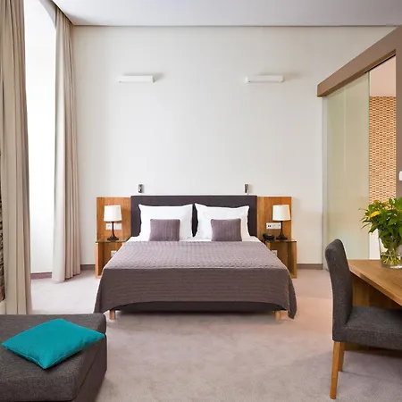 Uroczysko Siedmiu Stawow & By L'occitane 4*