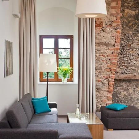 Uroczysko Siedmiu Stawow & By L'occitane